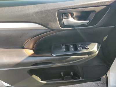 2018 Toyota Highlander, $26495. Photo 11