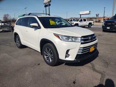 2018 Toyota Highlander, $26495. Photo 2