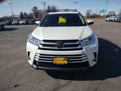 2018 Toyota Highlander, $26495. Photo 3