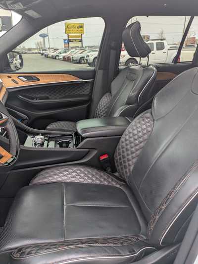 2022 Jeep Grand Cherokee, $42995. Photo 11