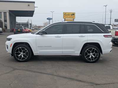 2022 Jeep Grand Cherokee, $42995. Photo 5