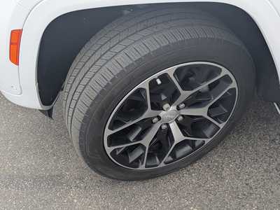 2022 Jeep Grand Cherokee, $42995. Photo 9