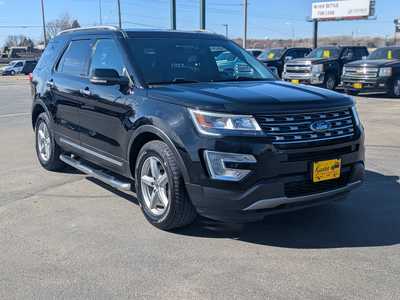 2017 Ford Explorer, $15995. Photo 2