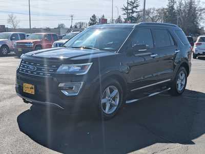 2017 Ford Explorer, $15995. Photo 4