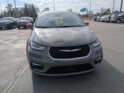 2022 Chrysler Pacifica, $22495. Photo 3