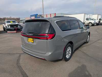 2022 Chrysler Pacifica, $22495. Photo 8