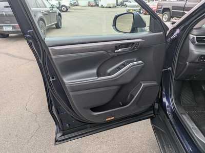 2022 Toyota Highlander, $44900. Photo 10