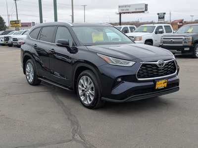 2022 Toyota Highlander, $44900. Photo 2