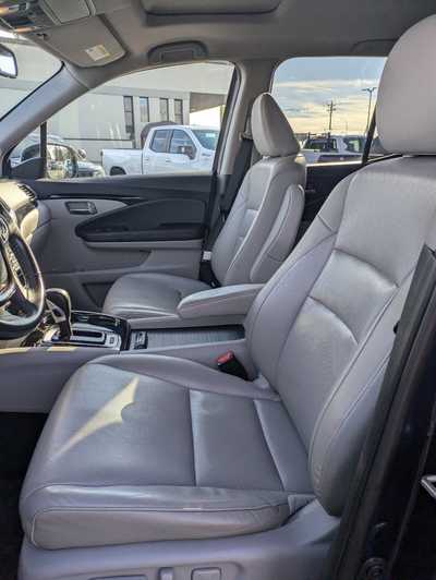 2018 Honda Ridgeline, $24900. Photo 11