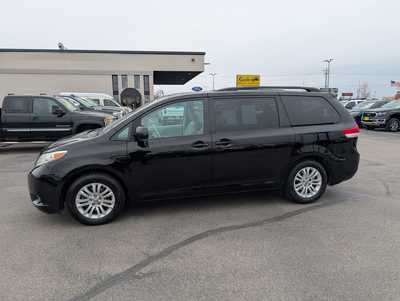 2011 Toyota Sienna, $9495. Photo 5