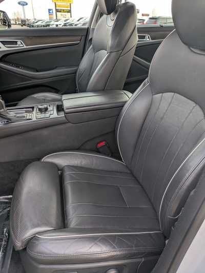 2016 Hyundai Genesis, $17990. Photo 11