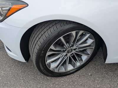 2016 Hyundai Genesis, $17990. Photo 9