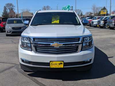 2017 Chevrolet Suburban, $31900. Photo 3
