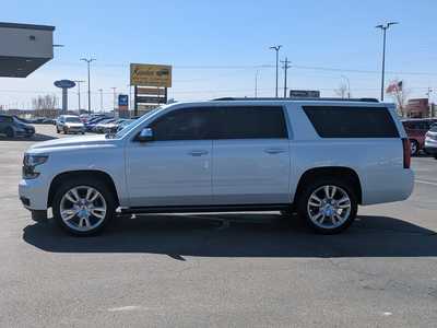 2017 Chevrolet Suburban, $31900. Photo 5