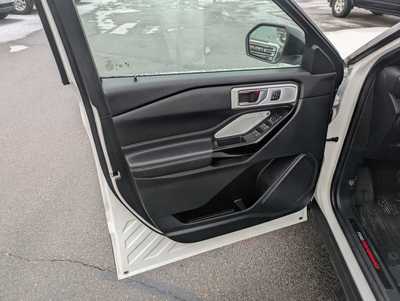 2021 Ford Explorer, $33900. Photo 11