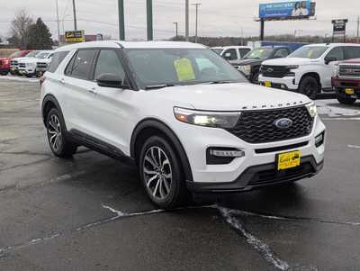 2021 Ford Explorer, $33900. Photo 2