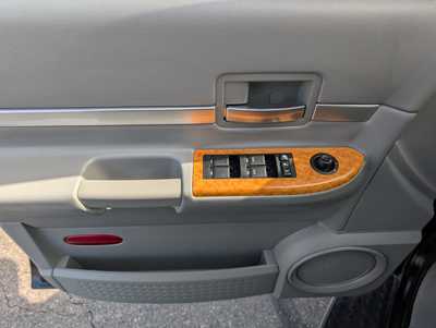 2007 Chrysler Aspen, $7495. Photo 12