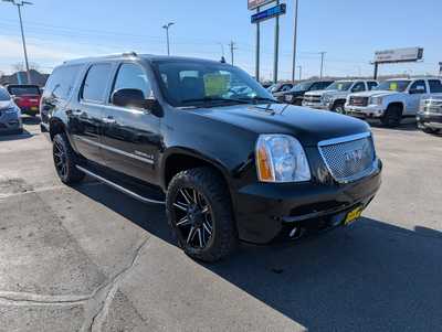 2009 GMC Yukon XL, $7995. Photo 2