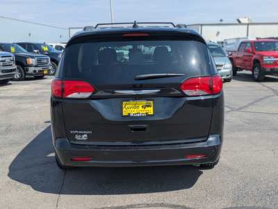 2020 Chrysler Voyager, $12900. Photo 7