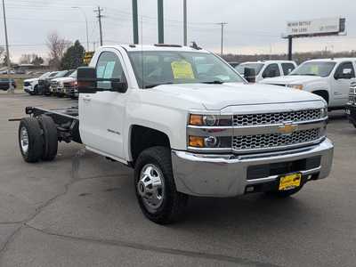 2019 Chevrolet 3500 Crew Cab, $24900. Photo 2