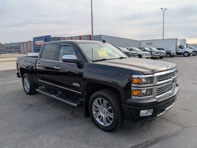 2015 Chevrolet 1500 Crew Cab, $27995. Photo 2