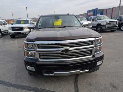 2015 Chevrolet 1500 Crew Cab, $27995. Photo 3