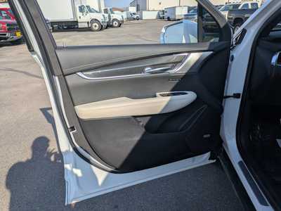 2023 Cadillac XT6, $44900. Photo 10
