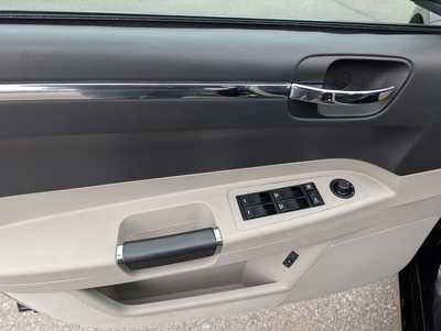 2006 Chrysler 300, $19995. Photo 10