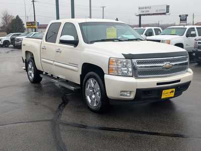 2011 Chevrolet 1500 Crew Cab, $16995. Photo 2