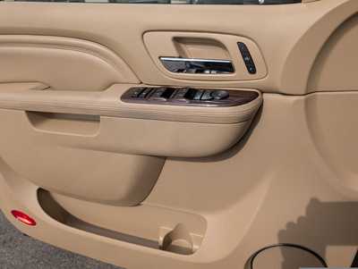 2013 Cadillac Escalade, $18990. Photo 10