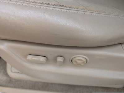2013 Cadillac Escalade, $18990. Photo 12