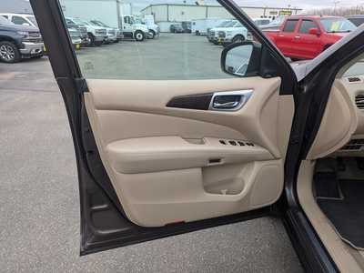 2015 Nissan Pathfinder, $10900. Photo 10