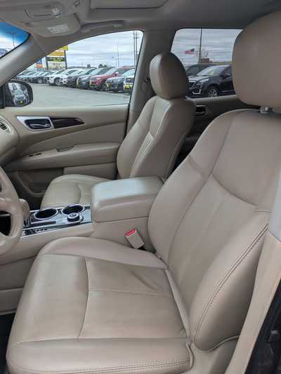 2015 Nissan Pathfinder, $10900. Photo 11