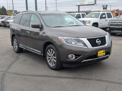 2015 Nissan Pathfinder, $10900. Photo 2