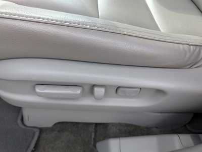 2016 Honda Odyssey, $11900. Photo 12