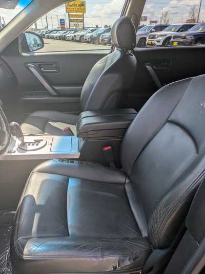 2004 Infiniti FX35, $8995. Photo 11