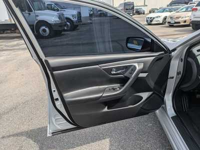 2016 Nissan Altima, $8995. Photo 10