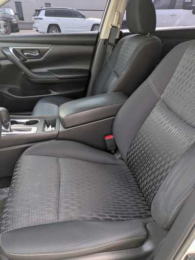 2016 Nissan Altima, $8995. Photo 11