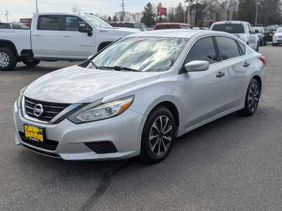 2016 Nissan Altima, $8995. Photo 4
