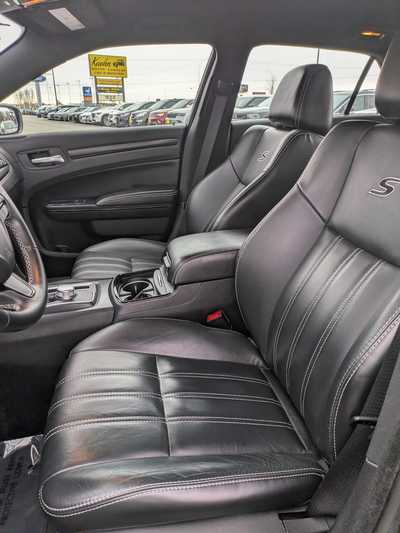 2015 Chrysler 300, $17495. Photo 12