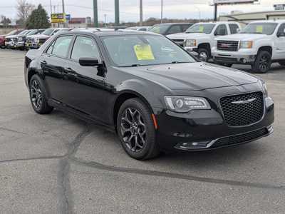 2015 Chrysler 300, $17495. Photo 2