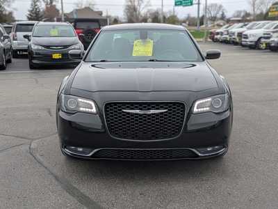 2015 Chrysler 300, $17495. Photo 3