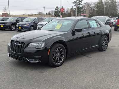 2015 Chrysler 300, $17495. Photo 4