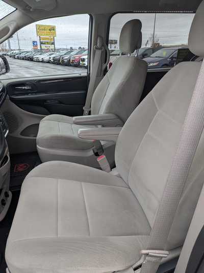 2012 Dodge Caravan, Grand, $14900. Photo 11