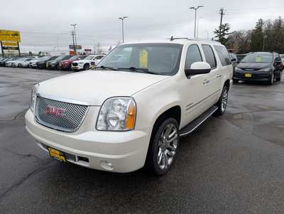 2014 GMC Yukon XL, $14900. Photo 4