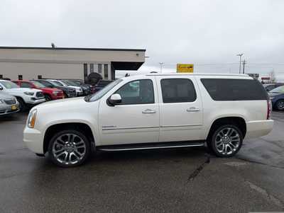 2014 GMC Yukon XL, $14900. Photo 5