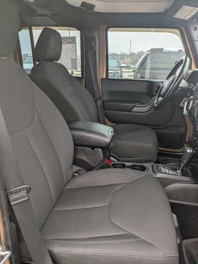 2015 Jeep Wrangler Unlimited, $22495. Photo 12