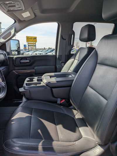 2021 Chevrolet 2500 Crew Cab, $33900. Photo 11