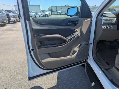 2017 Chevrolet Suburban, $26495. Photo 10