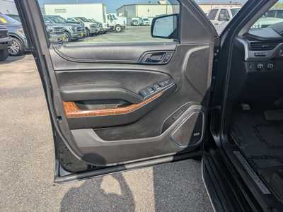 2018 Chevrolet Suburban, $31990. Photo 10